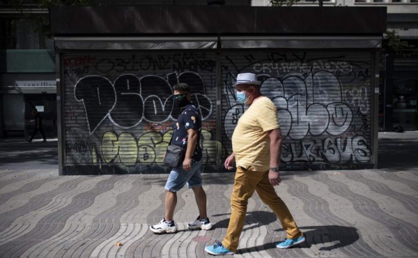 Nuevas restricciones contra el virus entran en vigor en dos regiones de España