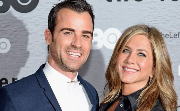 Jennifer Aniston y Justin Theroux se reúnen para llorar al 'miembro más leal de su familia'