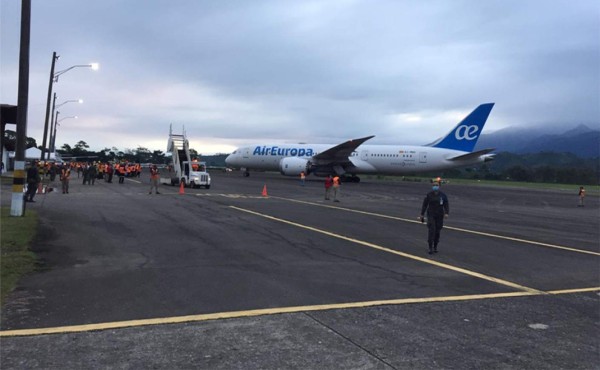 Llega el primer vuelo de Air Europa al aeropuerto de La Ceiba
