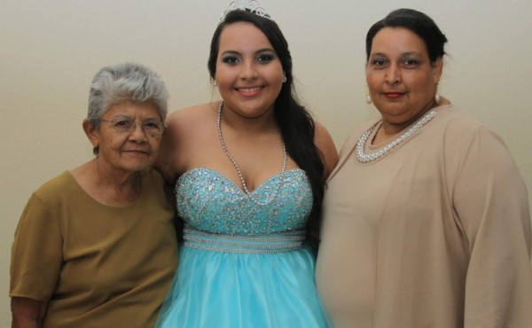 Oneyda Paz arriba a la edad de los ensueños