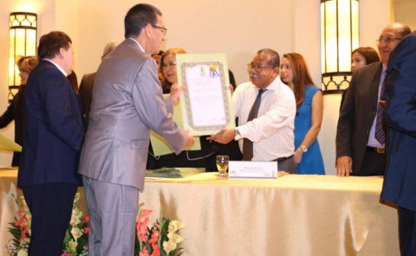 Aplazan en transparencia a 60 instituciones públicas