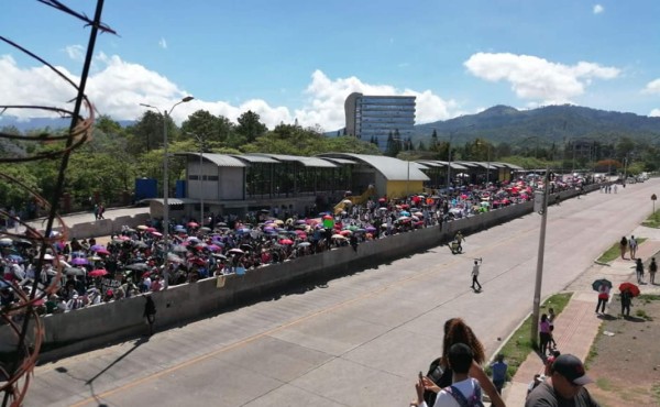 Honduras: maestros y médicos se toman carreteras en sexto día de protestas