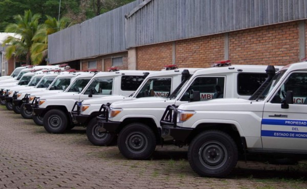 Entregan ambulancias a los 24 hospitales públicos de Honduras