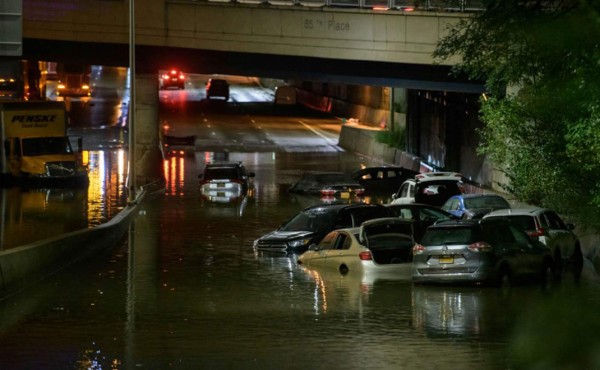 Ocho muertos tras súbitas inundaciones en Nueva York provocadas por la tormenta Ida