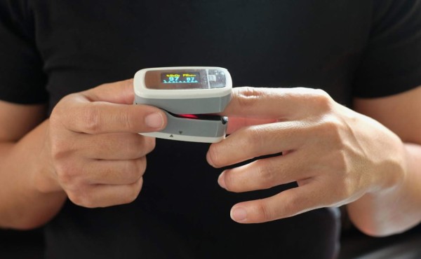 Usar el oxímetro: cómo puede salvar una vida de las garras del covid-19