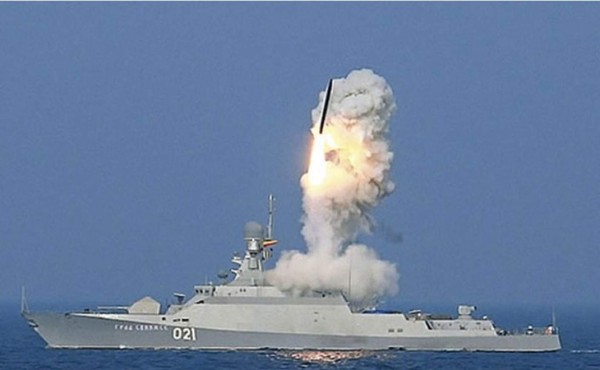Rusia lanza misiles contra Siria desde submarino por primera vez