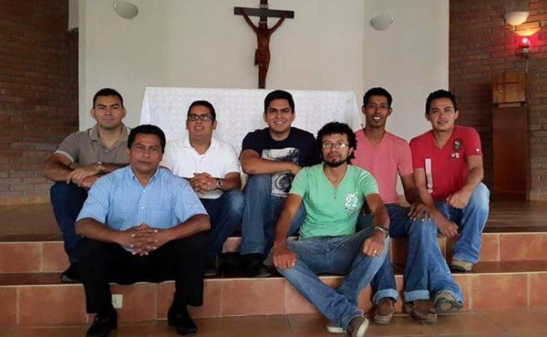 Ordenarán como sacerdotes a siete jóvenes sampedranos