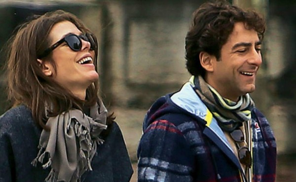 Carlota se come a besos a Lamberto Sanfelice