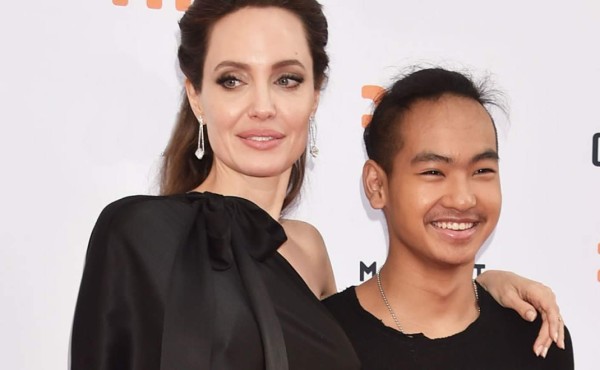 Angelina Jolie desconsolada tras partida de su hijo Maddox