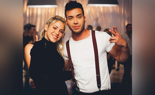 Shakira baila sensual bachata   