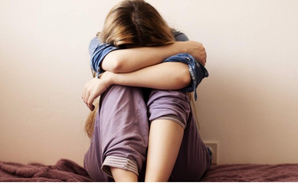 Sorprende a mamá con otro hombre