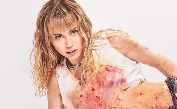 Miley Cyrus se pronuncia a favor del aborto con polémica foto