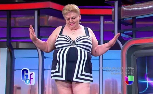 Paquita la del Barrio agarra valor y se mete al jacuzzi