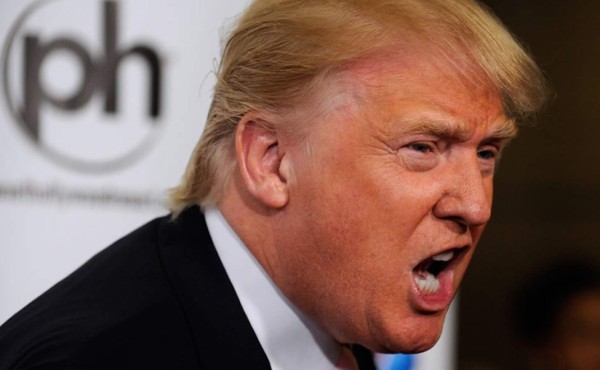 Trump hará público su historial médico tras tener problemas para hablar durante un discurso