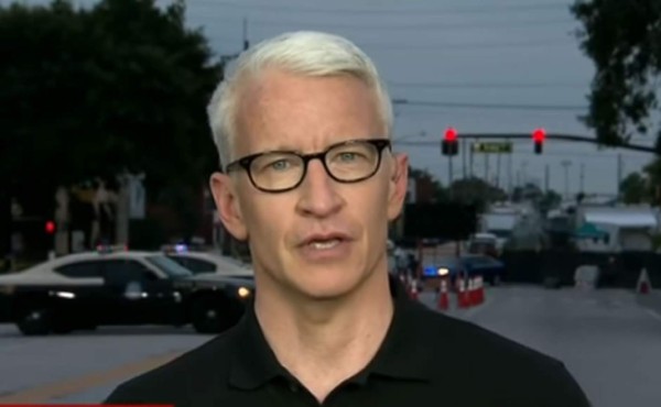 Anderson Cooper llora por las víctimas de Orlando