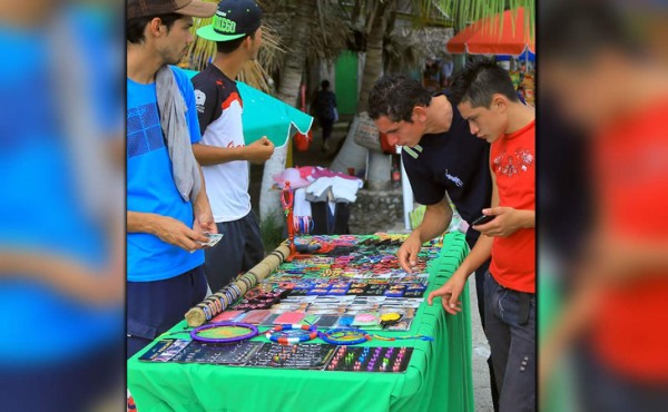 Ventas en la Semana Mayor suben 40%, según mipymes