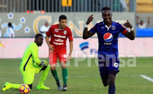 ¡DE CRACK! El golazo a lo Panenka de Rubilio Castillo ante Marathón