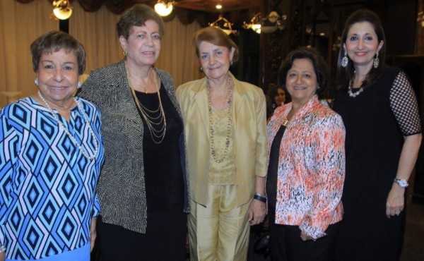 Las damas de la AFHA celebran la Navidad