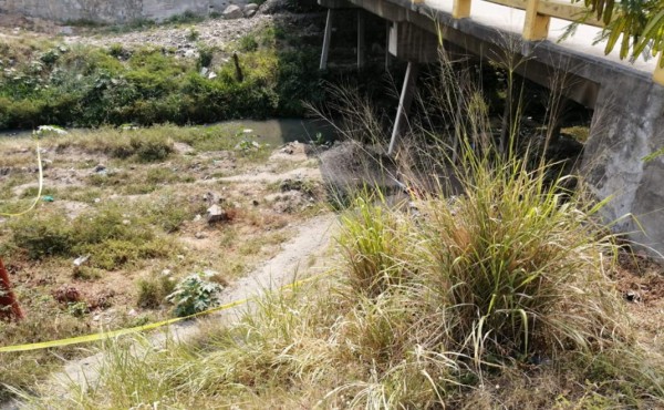 Hallan el cuerpo de un hombre debajo de un puente en San Pedro Sula