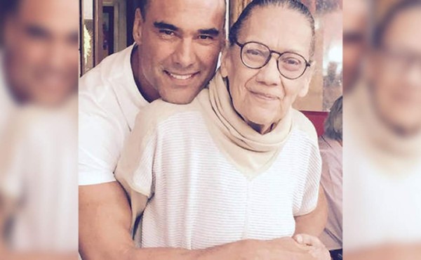 Madre de Eduardo Yáñez casi muere por abusos de sus cuidadores