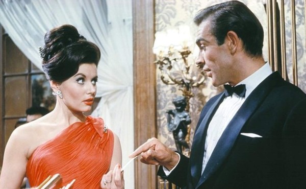 Muere la primera chica James Bond