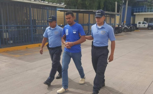 Capturan a padre por abusar de su hija de 14 años