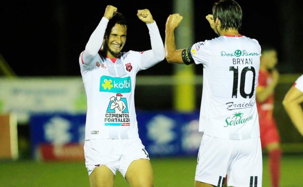 Alex López se defiende de las críticas: 'A pesar de todas las cosas, no soy ca...'