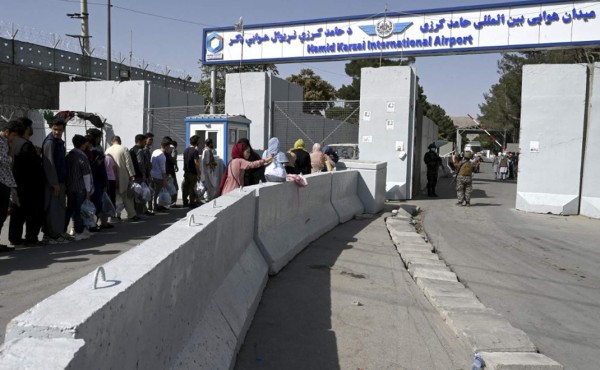 El futuro del aeropuerto de Kabul es objeto de intensas negociaciones