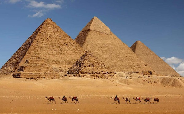 Descubren una cavidad del tamaño de un avión en la pirámide de Keops  