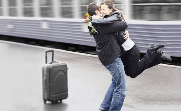 Las parejas a distancia crean vínculos más estrechos