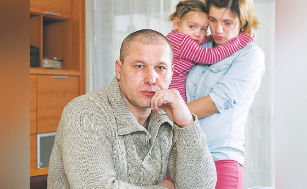 Sigue con su esposo solo por los hijos