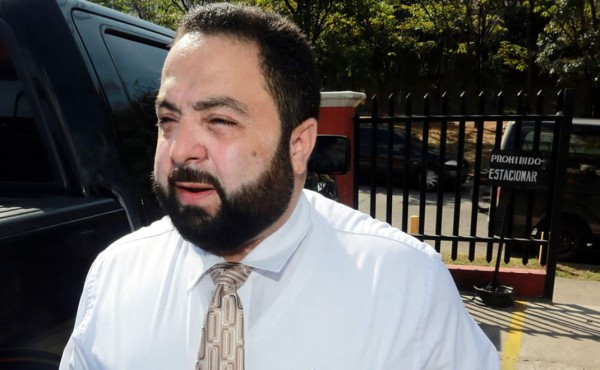 Luis Redondo ya presentó informes financieros al Tribunal Supremo Electoral