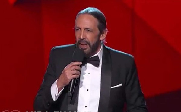 Rinden homenaje a Juan Luis Guerra en los Premio Billboard de la Música Latina 2019