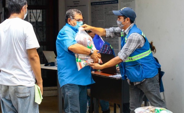 Entregan bolsas a 7,500 transportistas de San Pedro Sula
