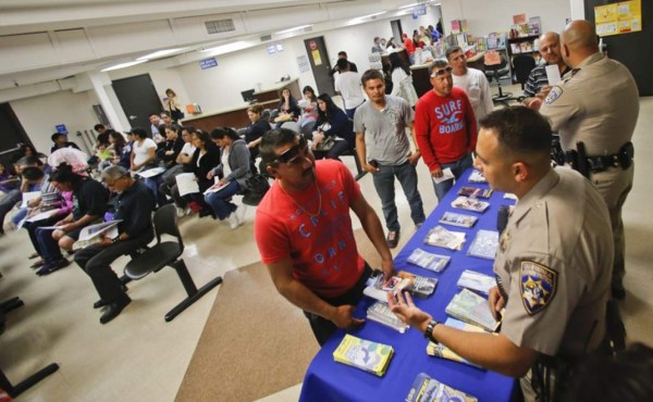 Hondureños en California no pueden tramitar licencia por falta de identidad