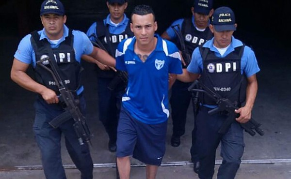 Capturan a supuesto cabecilla de una banda de robacarros