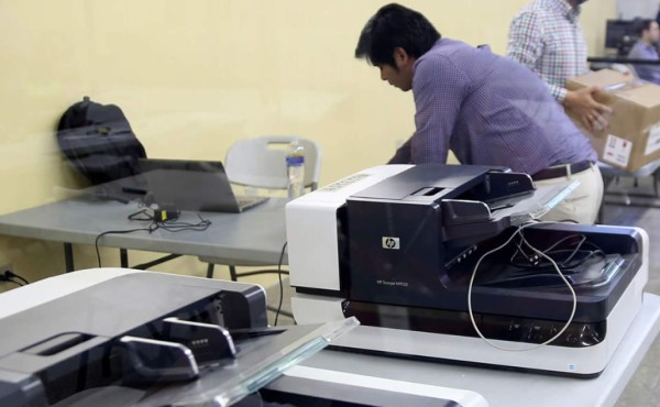 Solo tres corrientes del PL y una del PN piden el escáner