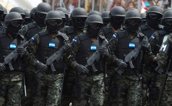 Juez dicta prisión preventiva a cuatro policías militares
