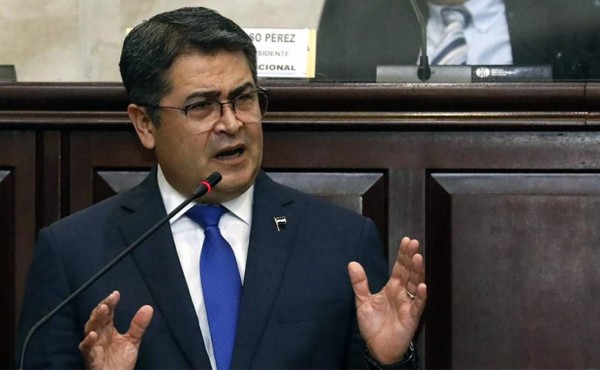 Presidente de Honduras asegura que narcos dan 'falso testimonio' en su contra