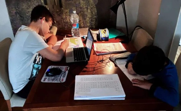 Imparten conferencia sobre abordaje psicoemocional de estudiantes en el confinamiento