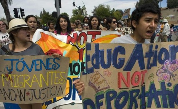 Caravana de jóvenes latinos viajó a Washington para que Trump no deporte a familias