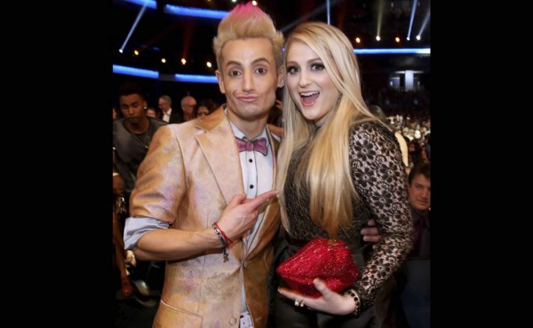 ¿Por qué llora Taylor Swift? Mira lo que pasó en el backstage de los AMAs 2014