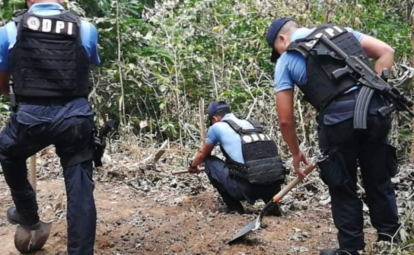 Hallan supuestos restos humanos quemados en sector montañoso de Tela