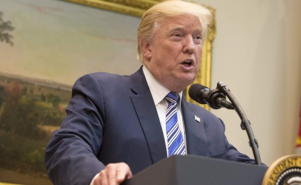 Trump mantiene su posición frente a Corea del Norte tras amenaza a Guam