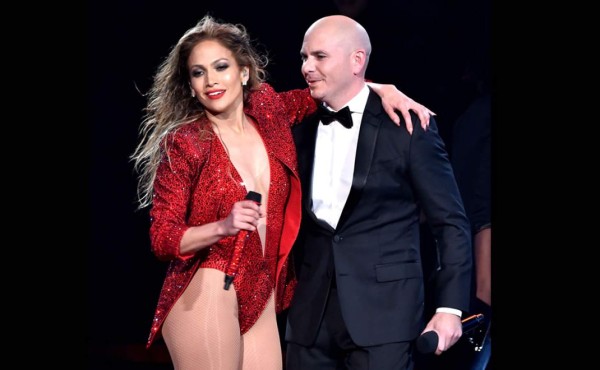 Jennifer López y Iggy Azalea calienta los American Music Awards 2014