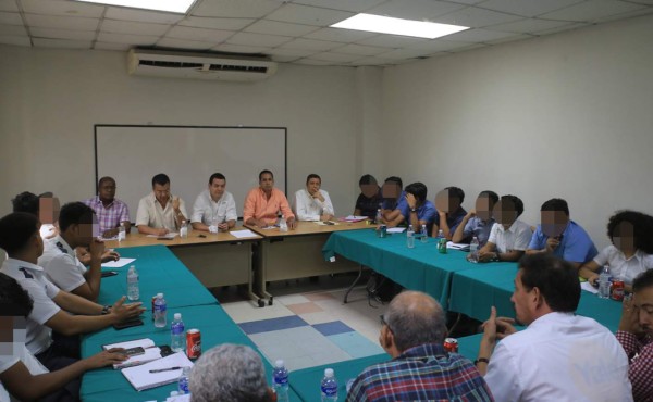 Estudiantes del norte no aceptan bono de L1,000; piden L2,000