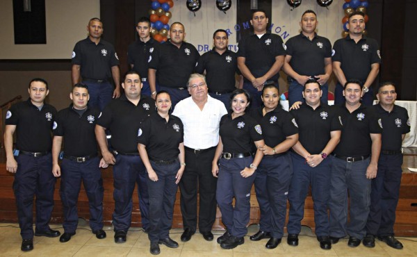 Se gradúan nuevos paramédicos sampedranos