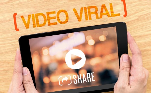 Dramático momento en que un conductor esquiva las ruedas de un camión