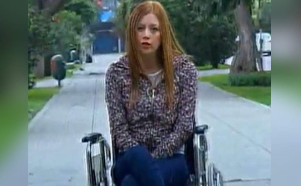 Mujer entra a hospital por cálculos renales y sale sin manos y pies