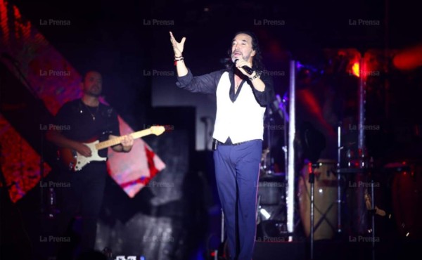 Marco Antonio Solís conquistó a los catrachos con espectacular concierto